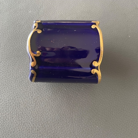 PORCELAINE  Vanity Cigarette Holder Floral & Gold - Picture 5 of 6